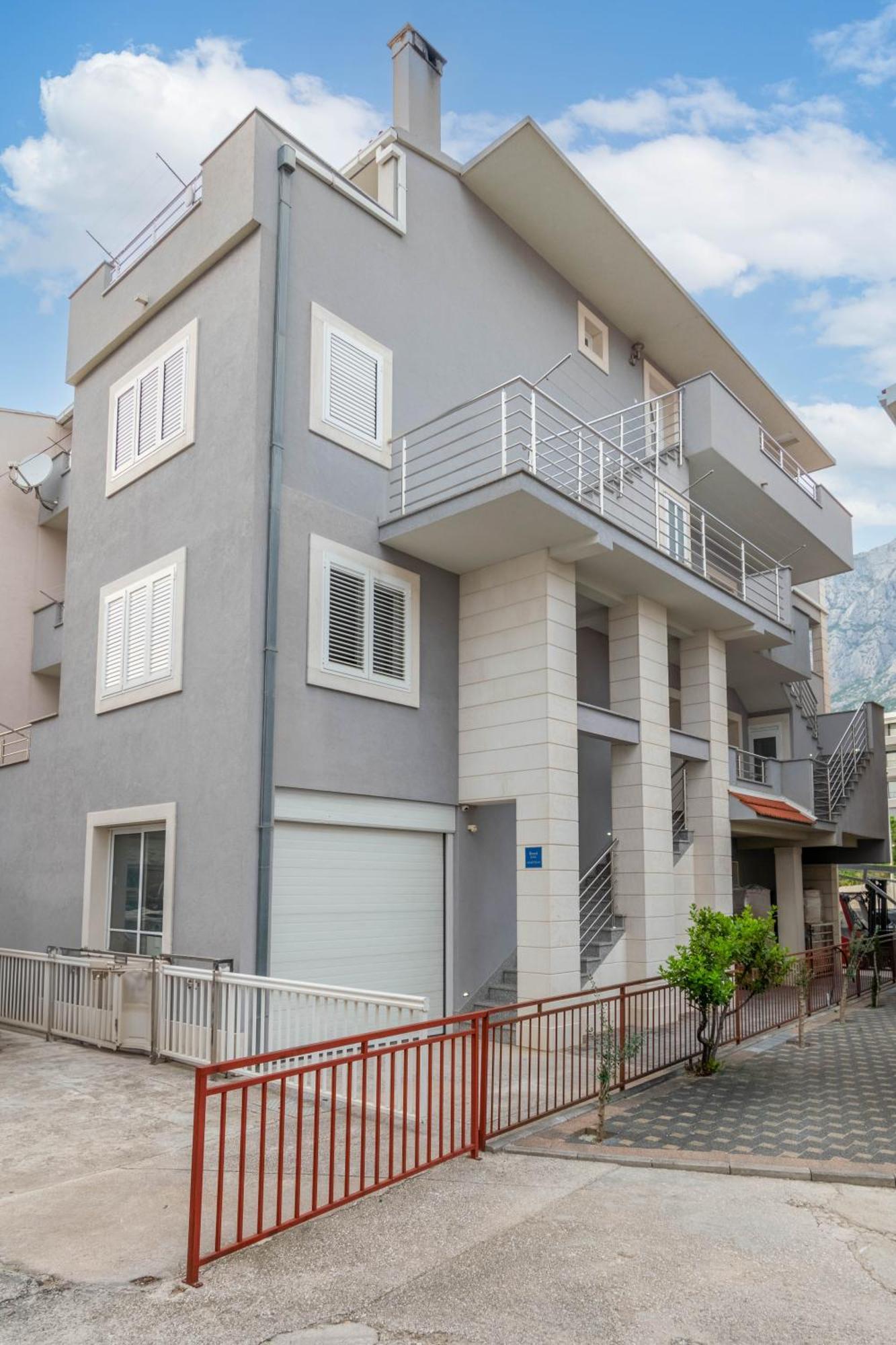 Studio Apartmani Dora Макарська Екстер'єр фото