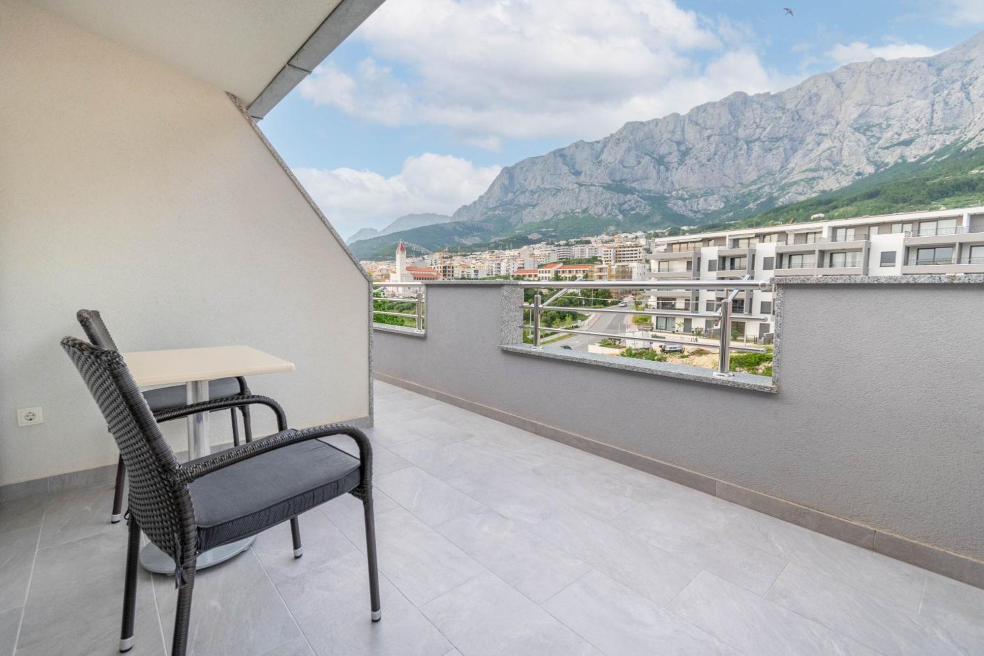 Studio Apartmani Dora Макарська Екстер'єр фото