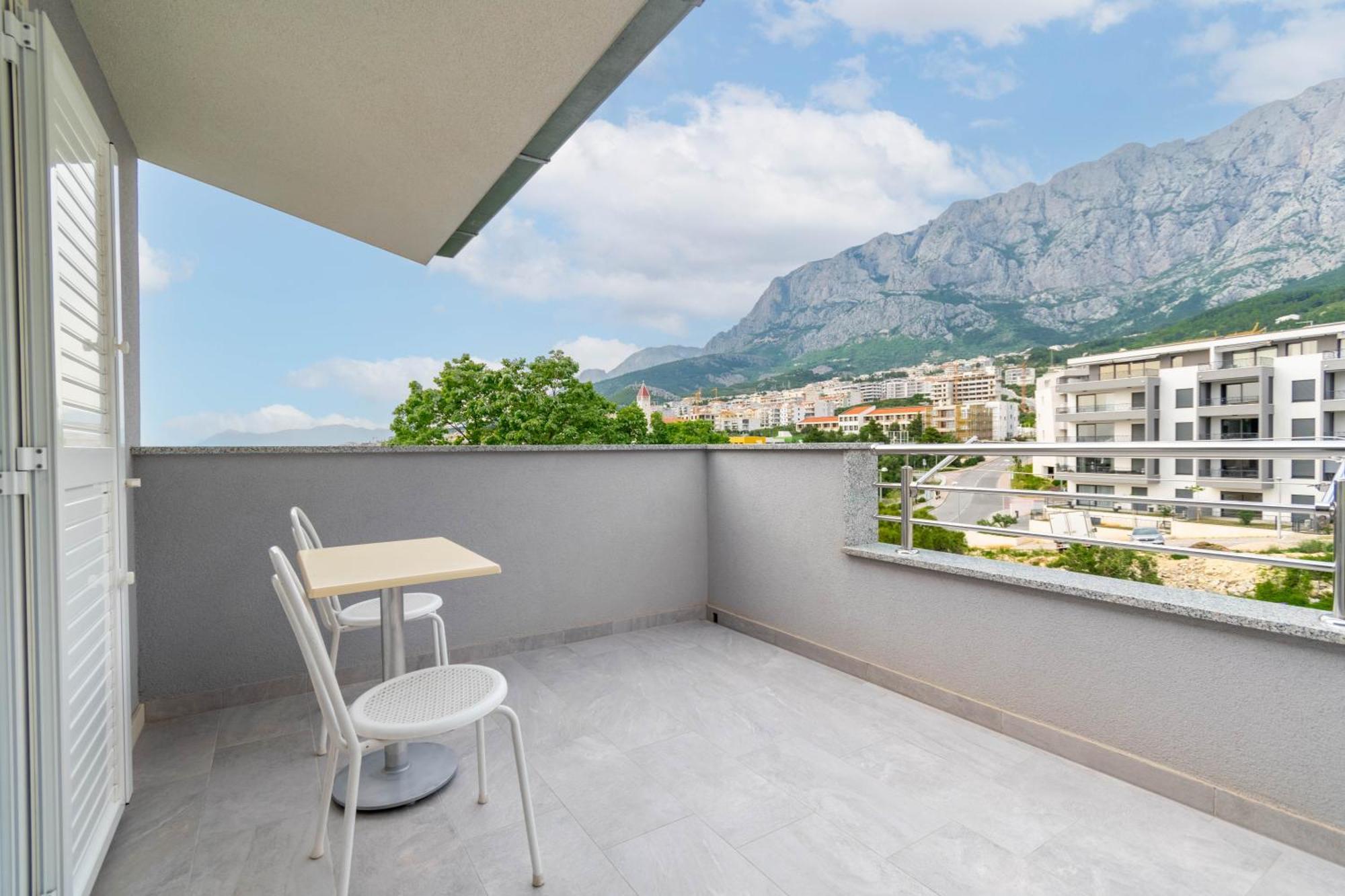 Studio Apartmani Dora Макарська Екстер'єр фото